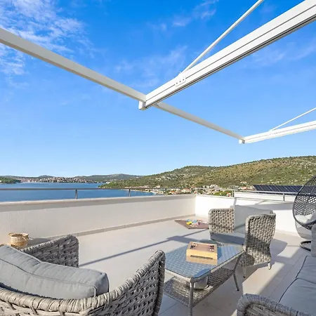 Tyra By Interhome Ražanj