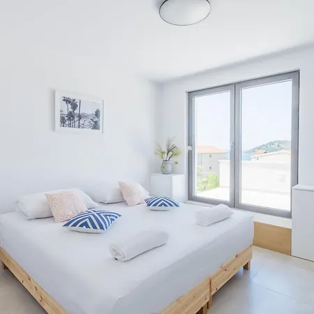 Tyra By Interhome Ražanj