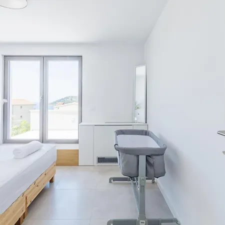 Tyra By Interhome Ferienhaus Ražanj