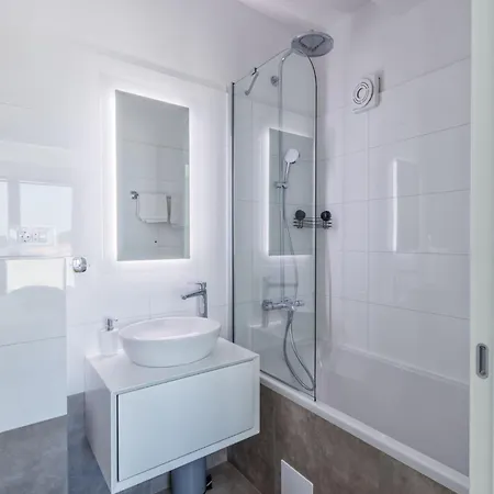 Tyra By Interhome Ferienhaus Ražanj