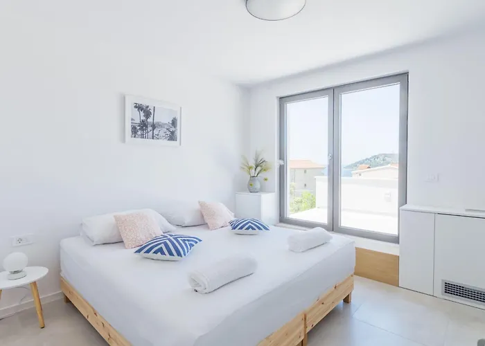 Tyra By Interhome Ražanj